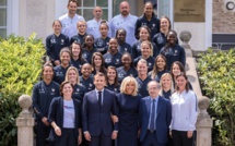 "Jouer ensemble": Macron passe ses consignes aux Bleues