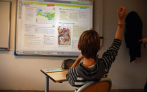 Près d'un enseignant sur cinq utilise un manuel numérique