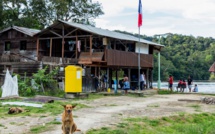 Face à l'orpaillage clandestin, les Wayanas de Guyane veulent "de l'eau propre"