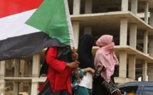 Célébrations au Soudan après un accord de transition entre militaires et contestataires