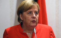 Merkel assure aller "très bien" malgré de nouveaux tremblements