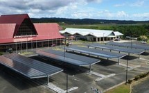 Palau équipe son aéroport d’un millier de panneaux photovoltaïques