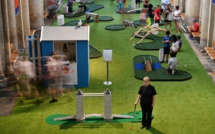 Dans une cathédrale britannique, un mini-golf pour attirer les fidèles