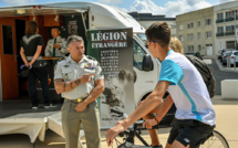 Des militaires à la plage: en manque de Français, la Légion étrangère "recrute"
