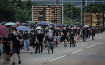 Tous les vols annulés à Hong Kong, Pékin muscle son discours