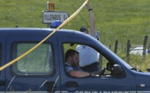 Un homme arrêté en voiture avec sa femme morte dans une valise