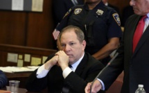 Une 3e femme prête à témoigner contre Harvey Weinstein, son procès reporté