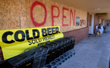 L'ouragan Dorian s'acharne sur les Bahamas, évacuations en Floride