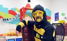 Déguisé en abeille, Dédé l'abeillaud lance sa campagne à Brest