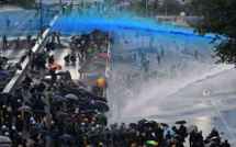 Lacrymogènes et cocktails Molotov: nouvelles scènes de violence à Hong Kong