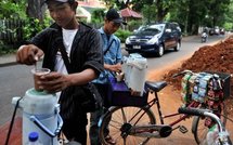 Indonésie: "Starbikes", le Starbucks du pauvre