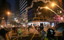 Hong Kong: affrontements à deux jours du 70e anniversaire de la Chine communiste