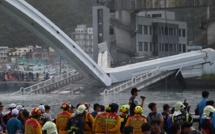 Taïwan: six personnes prises au piège après l'effondrement d'un pont