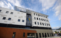 Un exosquelette connecté au cerveau permet à un patient tétraplégique de marcher