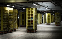 Des robots et des hommes, une première sur un site Amazon en France