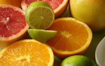 Manger des agrumes réduit les risques d'attaque cérébrale chez les femmes