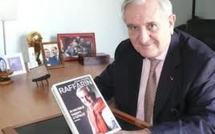 Jean-Pierre Raffarin entarté à Lyon