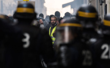 Un an de "gilets jaunes": deuxième journée de manifestations dans le calme