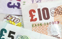 Apparitions mystérieuses de liasses de billets dans un village anglais