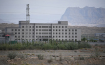 Chine: plongée dans l'univers de la détention au Xinjiang