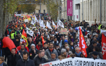 Dans la rue, les transports et de nombreux secteurs, mobilisation massive contre la réforme des retraites