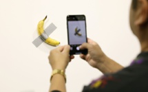 Un artiste vend une banane 120.000 dollars, un autre la mange