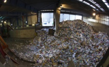 En finir avec l'emballage plastique à usage unique ? L'Assemblée fixe un objectif en 2040