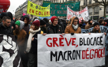 Retraites: le gouvernement veut "reprendre le dialogue", la grève bien installée dans les transports