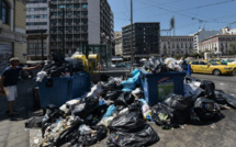 Grèce: un bébé jeté aux ordures sauvé grâce au retard des éboueurs