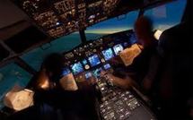 "Confus" après avoir dormi, un pilote fait plonger son Boeing: 16 blessés