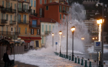 Après la tempête Fabien, des milliers de foyers sans électricité, la Corse isolée