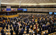 Larmes et adieux en attendant le vote du Parlement européen sur le Brexit