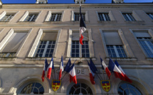 Nuances politiques aux municipales: Castaner revoit sa copie