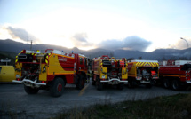 La Corse en proie aux incendies et aux vents violents, les habitants d'un village confinés