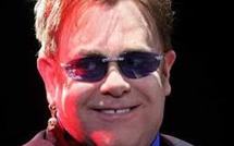 Elton John hospitalisé pour une "infection respiratoire grave"