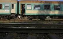 Deux Polonais voulaient transporter en train un cadavre dans un canapé