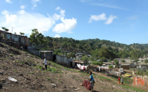 Mayotte: violences après la mort d'un homme tué par un policier
