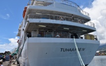 Le Tuha'a Pae IV drague les touristes