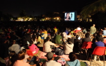 Planète Eco tour: Des centaines de personnes à la projection cinéma en plein air dans les jardins de Paofai