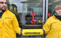 Les ministres européens de la Pêche bloqués par Greenpeace
