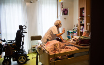 Coronavirus: l'épidémie franchit les portes des Ehpad