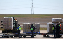 Coronavirus: des masques attendus de Chine pour affronter une épidémie qui s'accélère