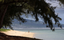 La prefecture de la Réunion dénonce un "acte irresponsable" aprés que des voyageurs se soient enfuis d'un centre de quatorzaine