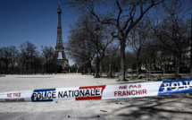 Plus de 10.000 morts en France, le confinement encore resserré