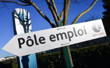 Dix millions de salariés en chômage partiel, afflux encore limité à Pôle emploi