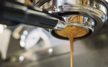 Coronavirus : cafés, bars et restaurants se résignent à n'être fixés que fin mai