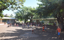 Parents d'élèves et syndicats inquiets d'une possible reprise de l'école