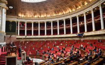 Vers un déconfinement prudent en France, dans la hantise d'une deuxième vague