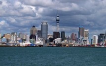 Mystérieuses perquisitions à Auckland dans une affaire de complot d’assassinat du Contre-amiral fidjien