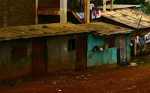 Une maison détruite par le feu dans un quartier populaire de Faa'a